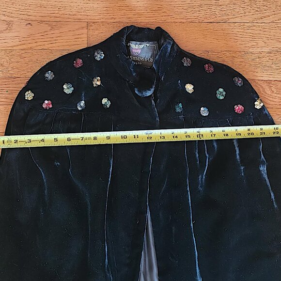 Vintage 1950's Bridgerton Black Velvet Cape Dark Romance Whimsigoth - Picture 6 of 6